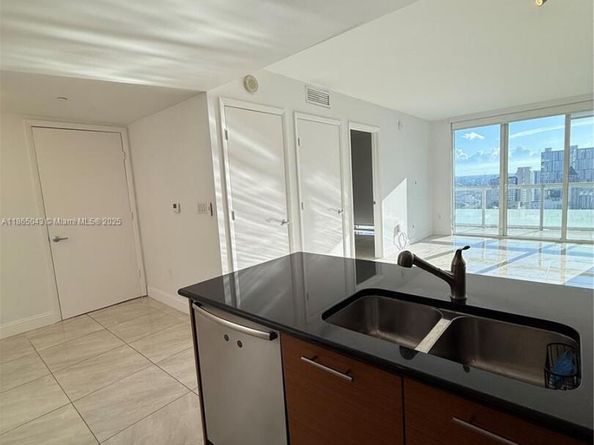 50 Biscayne Blvd 3405, Miami FL 33132