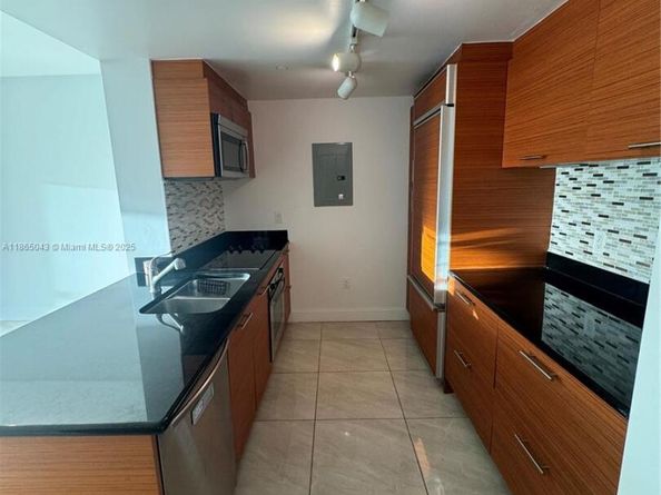 50 Biscayne Blvd 3405, Miami FL 33132