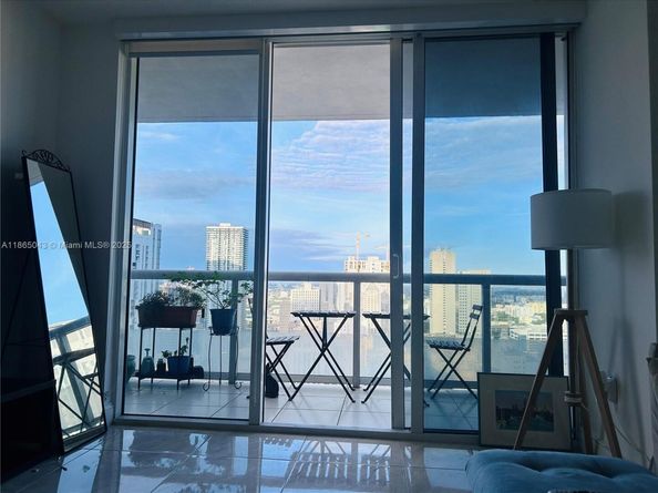 50 Biscayne Blvd 3405, Miami FL 33132