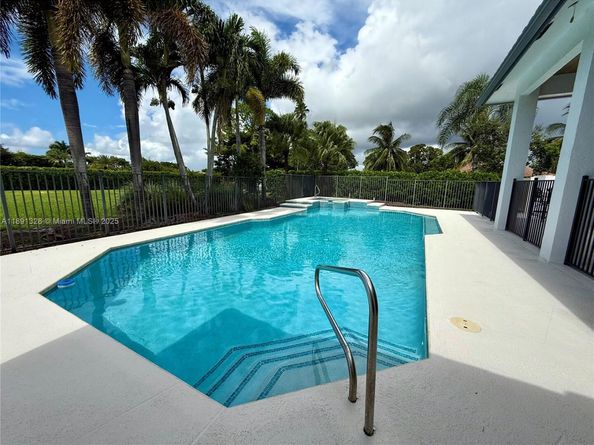 14984 Roan Ct, Wellington FL 33414