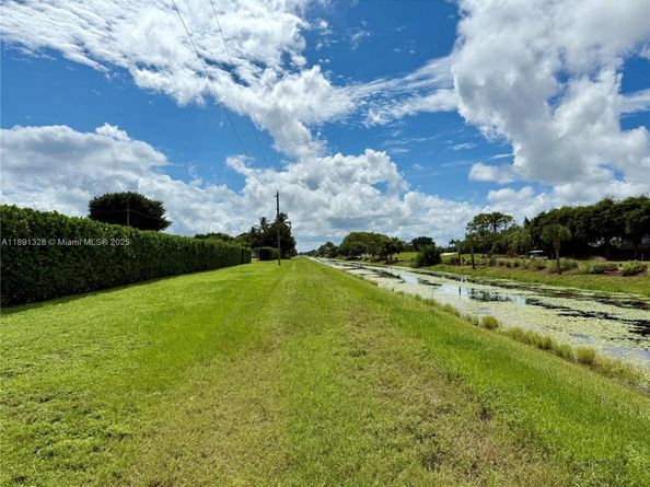14984 Roan Ct, Wellington FL 33414