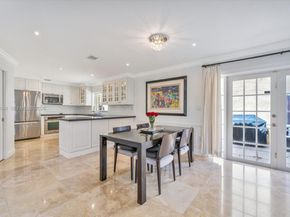 11263 NW 53rd Ln, Doral FL 33178