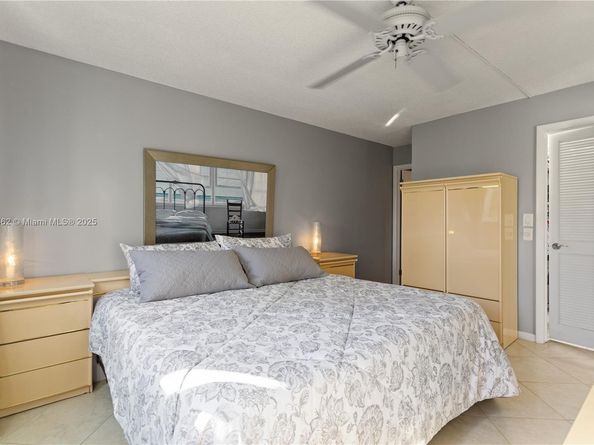 9820 S Hollybrook Lake Dr 16105, Pembroke Pines FL 33025