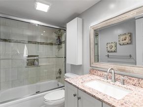 9820 S Hollybrook Lake Dr 16105, Pembroke Pines FL 33025