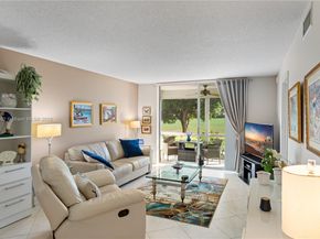 9820 S Hollybrook Lake Dr 16105, Pembroke Pines FL 33025