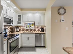 9820 S Hollybrook Lake Dr 16105, Pembroke Pines FL 33025