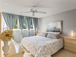 9820 S Hollybrook Lake Dr 16105, Pembroke Pines FL 33025