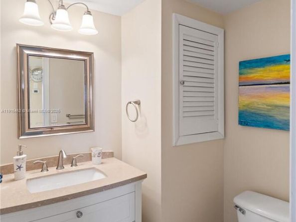 9820 S Hollybrook Lake Dr 16105, Pembroke Pines FL 33025