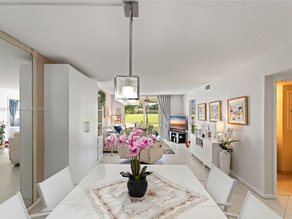 9820 S Hollybrook Lake Dr 16105, Pembroke Pines FL 33025