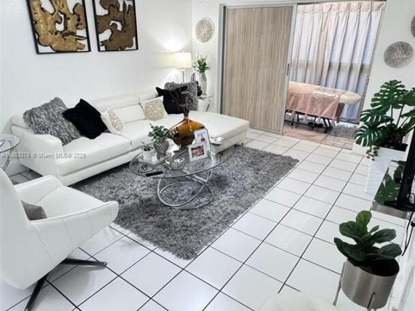 Undisclosed Address #A11833278, Miami FL 33174