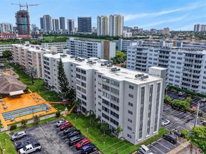420 NE 12th Ave 202, Hallandale Beach FL 33009