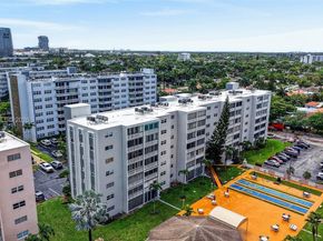 420 NE 12th Ave 202, Hallandale Beach FL 33009