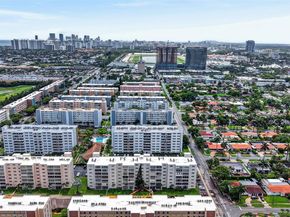 420 NE 12th Ave 202, Hallandale Beach FL 33009