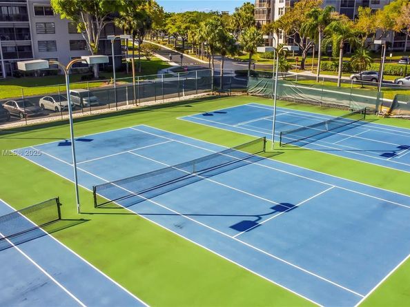 1100 Colony Point Circle 201, Pembroke Pines FL 33026