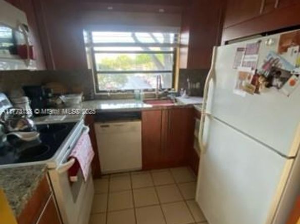 1100 Colony Point Circle 201, Pembroke Pines FL 33026
