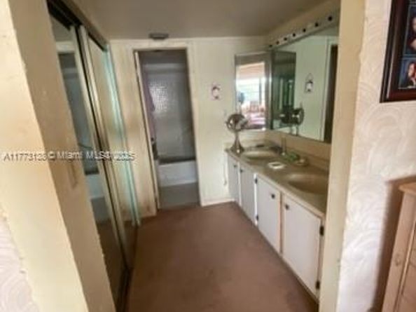 1100 Colony Point Circle 201, Pembroke Pines FL 33026