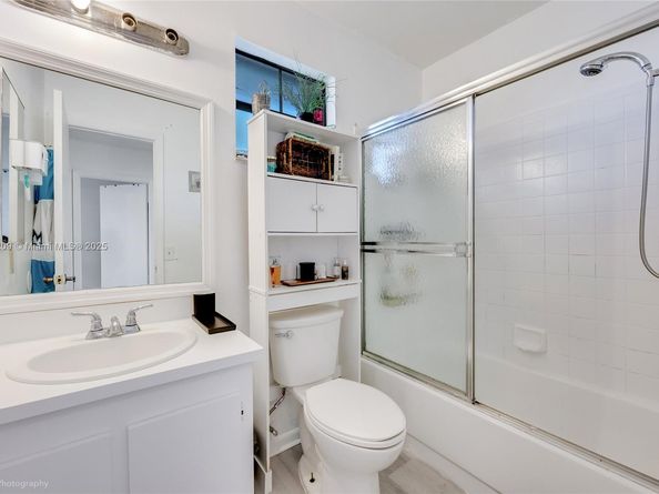 400 NW 103rd Ter, Pembroke Pines FL 33026