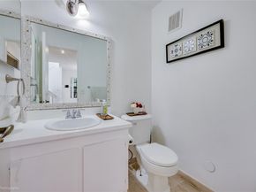 400 NW 103rd Ter, Pembroke Pines FL 33026