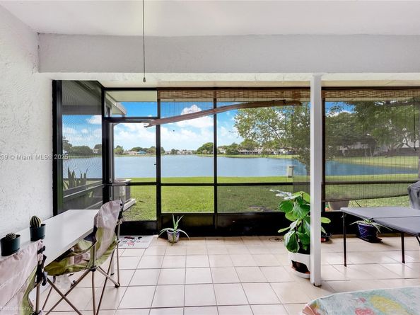 400 NW 103rd Ter, Pembroke Pines FL 33026