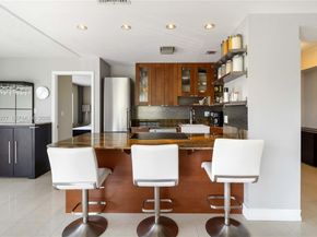126 Golden Isles Dr 32A, Hallandale Beach FL 33009