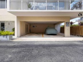 126 Golden Isles Dr 32A, Hallandale Beach FL 33009