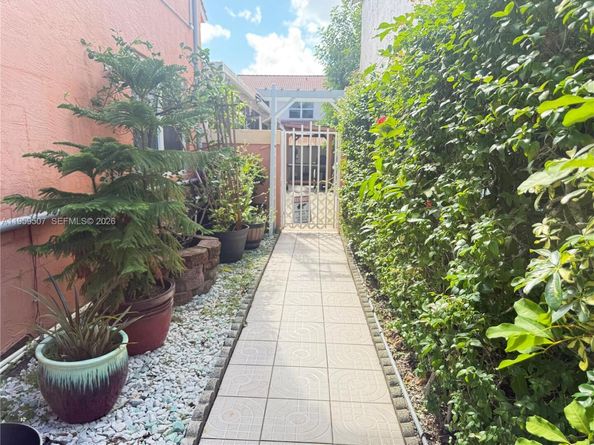 5320 NW 190th St, Miami Gardens FL 33055