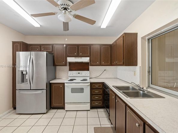16805 SW 113th Ave V41443, Miami FL 33157