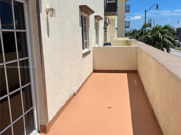 5271 SW 8th St 207, Miami FL 33134