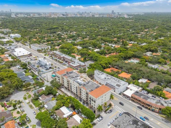 5271 SW 8th St 207, Miami FL 33134