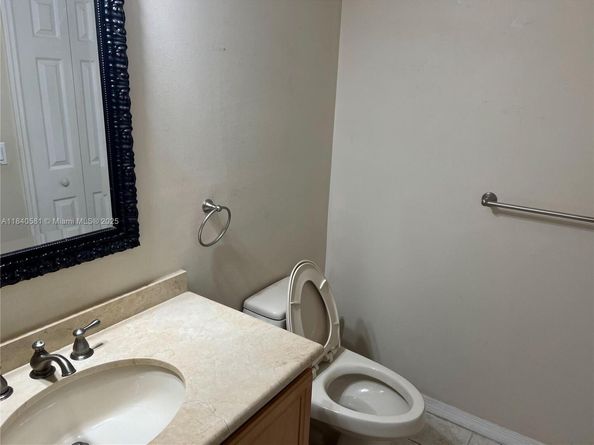 5271 SW 8th St 207, Miami FL 33134