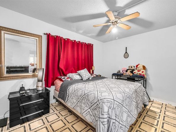 6600 W 2nd Ct 24, Hialeah FL 33012