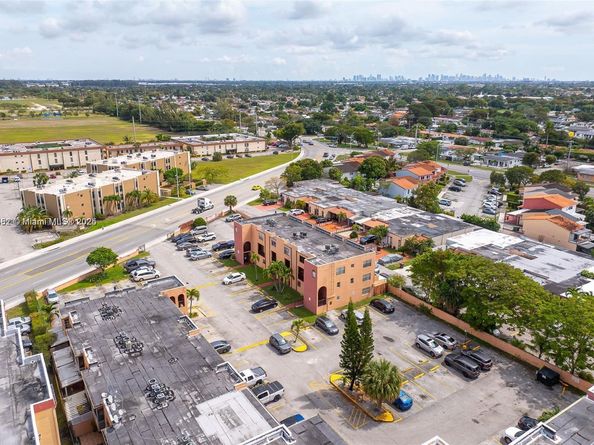 6600 W 2nd Ct 24, Hialeah FL 33012