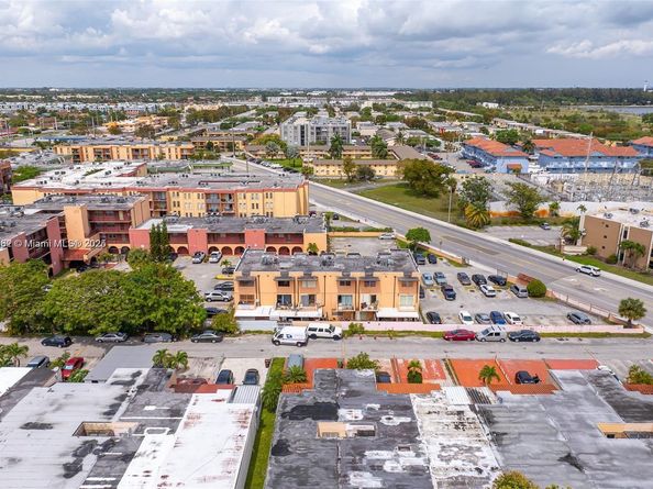 6600 W 2nd Ct 24, Hialeah FL 33012