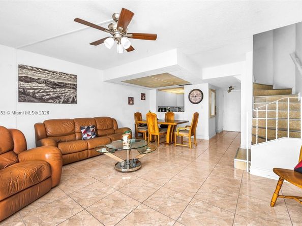 6600 W 2nd Ct 24, Hialeah FL 33012