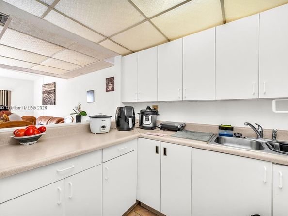 6600 W 2nd Ct 24, Hialeah FL 33012