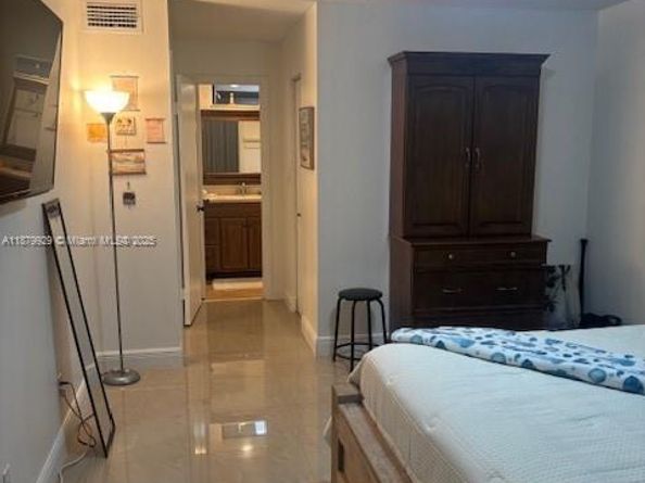 1611 Palmetto Ln, Pembroke Pines FL 33026