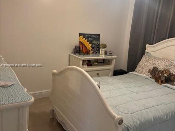 1611 Palmetto Ln, Pembroke Pines FL 33026