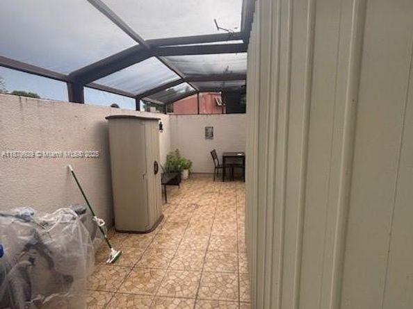 1611 Palmetto Ln, Pembroke Pines FL 33026