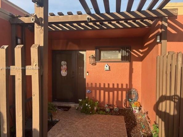 1611 Palmetto Ln, Pembroke Pines FL 33026