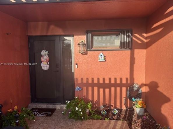 1611 Palmetto Ln, Pembroke Pines FL 33026