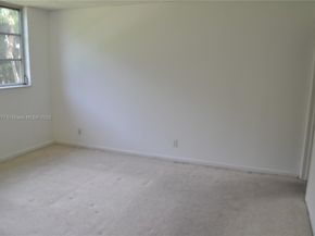 300 S Hollybrook Dr 203, Pembroke Pines FL 33025