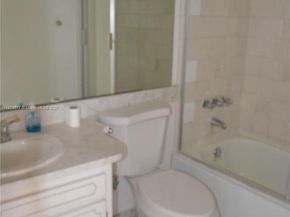 300 S Hollybrook Dr 203, Pembroke Pines FL 33025