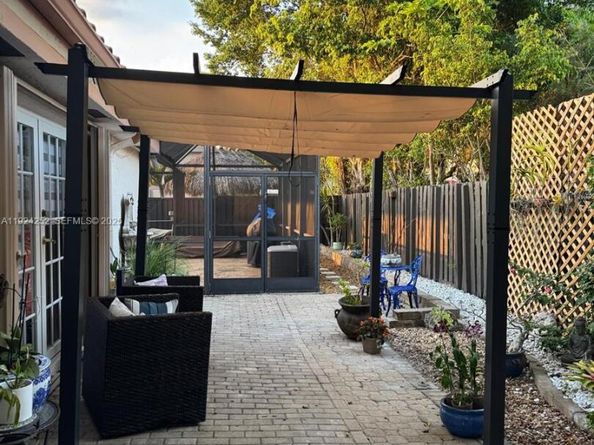 1838 NW 93rd Ter, Plantation FL 33322