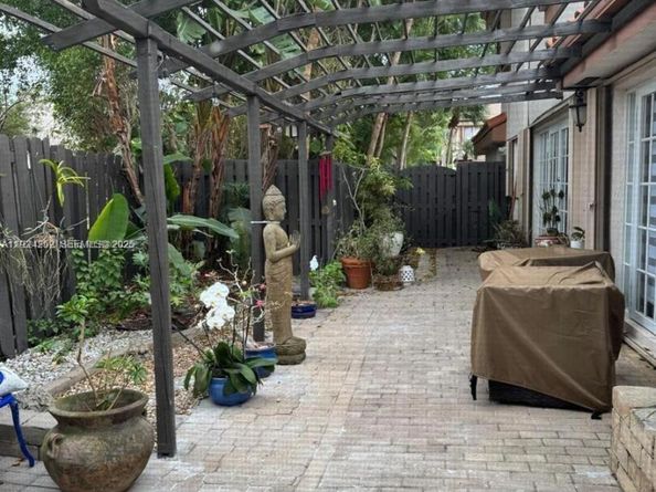 1838 NW 93rd Ter, Plantation FL 33322