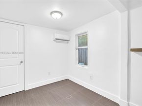 2372 NW 34th St, Miami FL 33142