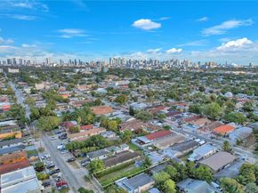 2372 NW 34th St, Miami FL 33142