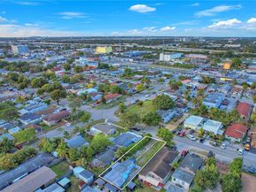2372 NW 34th St, Miami FL 33142