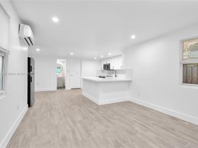 2372 NW 34th St, Miami FL 33142