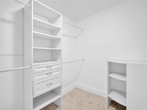 2372 NW 34th St, Miami FL 33142