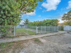 2372 NW 34th St, Miami FL 33142